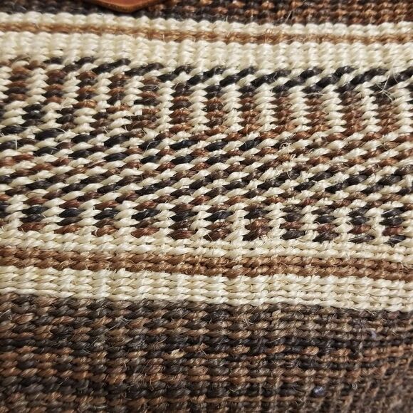 Handcrafted African Woven Sisal Kilim Crossbody Shoulder Bag with Leather Trims - Picture 5 of 8